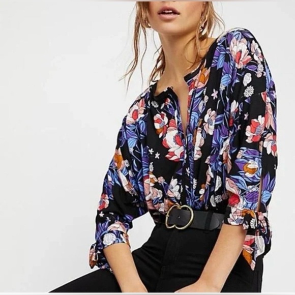 Free People Tops - Free People Keepin’ On Tee Tropical Floral Print Women's Ling Sleeve Blouse Med.